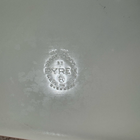 Vintage Pyrex Pink Flamingo #232 pan 7x 11 2 quart - Picture 8 of 9